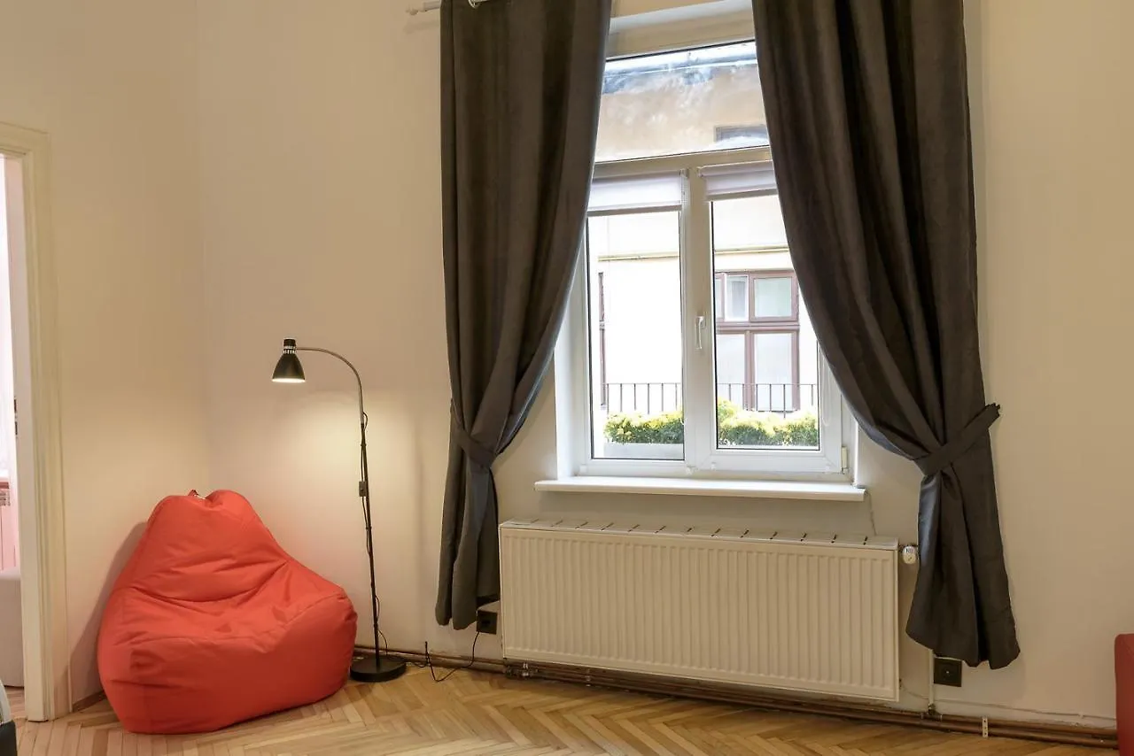 Red And Yellow Apartment Modern Lviv 0*,  Ukraine